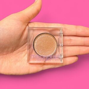 urban decay moondust eyeshadow in "space cowboy"!